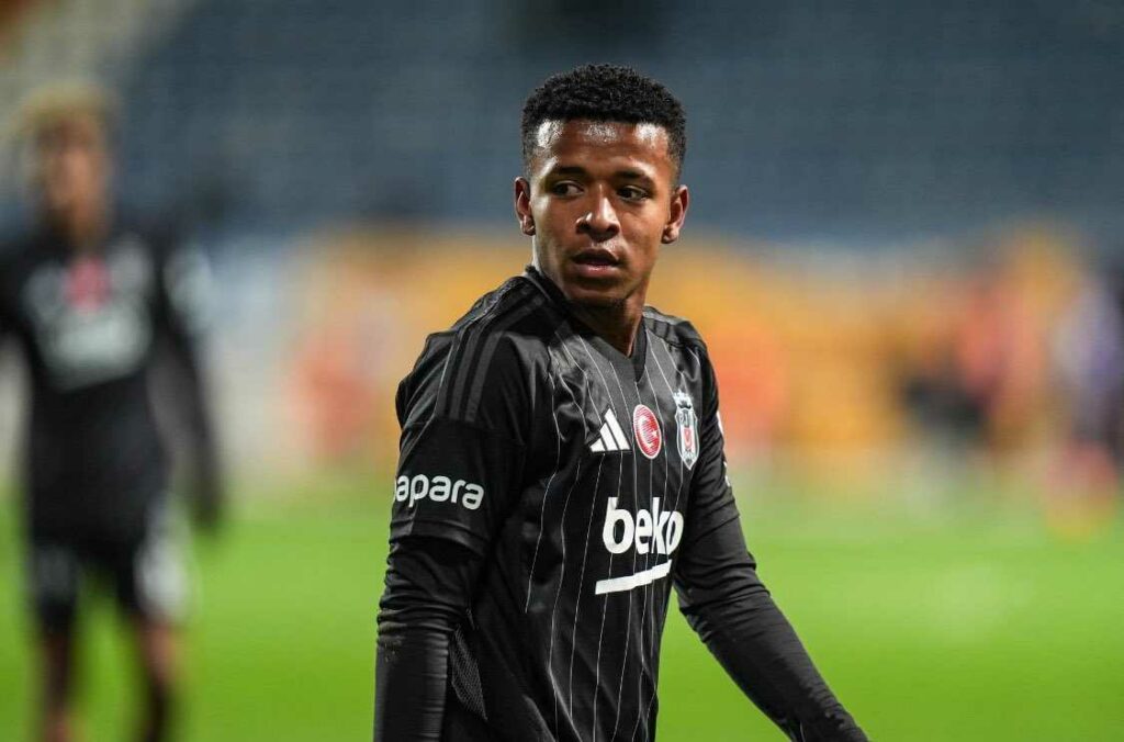"Beşiktaş" Kenni Arroyo ilə bağlı məlumat yaydı
